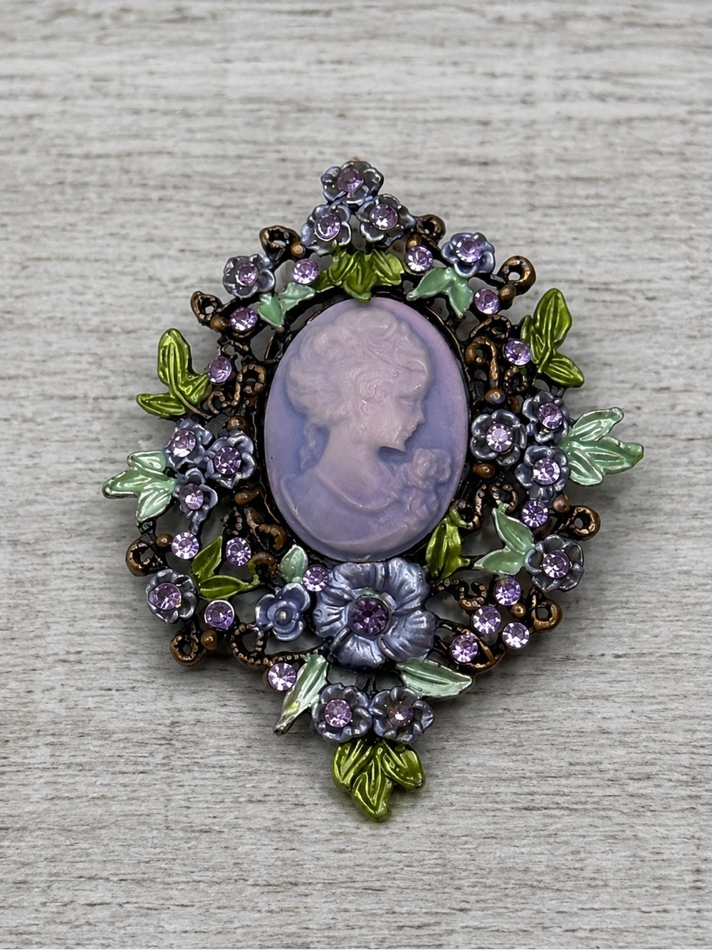 Vintage Style Purple Cameo Floral Brooch Pin Rhinestone Enamel 2.5